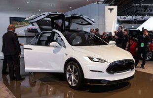 Teslas Elon Musk tweets specs for new performance version of key Model 3 electric car